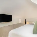 Whome Trendy Cedofeita Loft - Luxe & Light-Filled