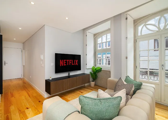 Whome Trendy Cedofeita Loft - Luxe & Light-Filled