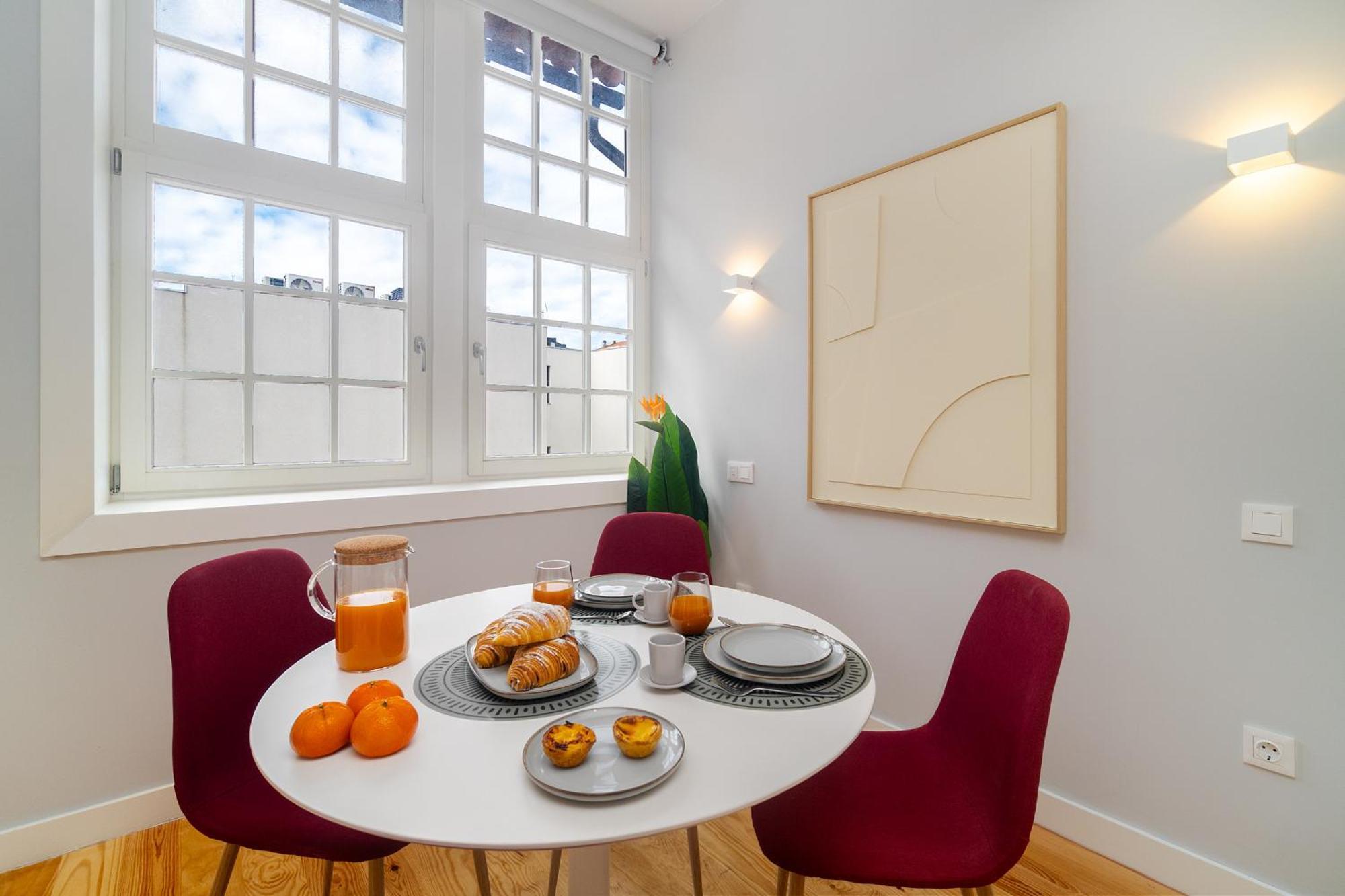 Whome Trendy Cedofeita Loft - Luxe & Light-filled Porto